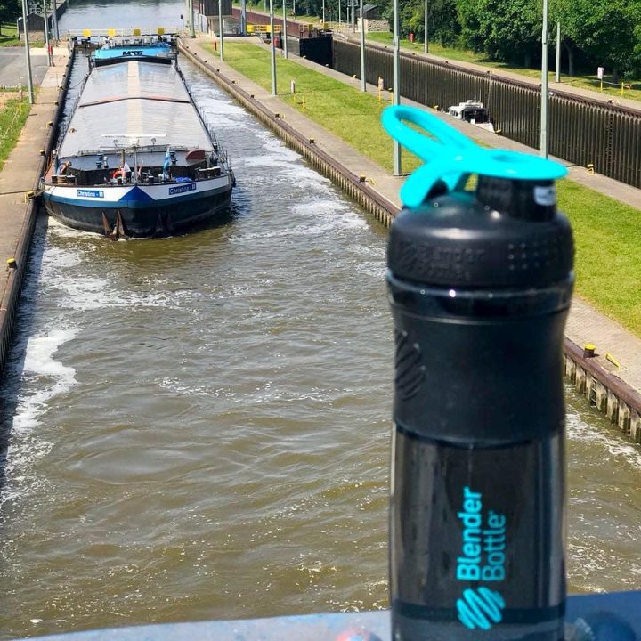 Шейкер спортивний (пляшка) BlenderBottle SportMixer Flip 20oz/590ml Black/Teal - Зображення 4