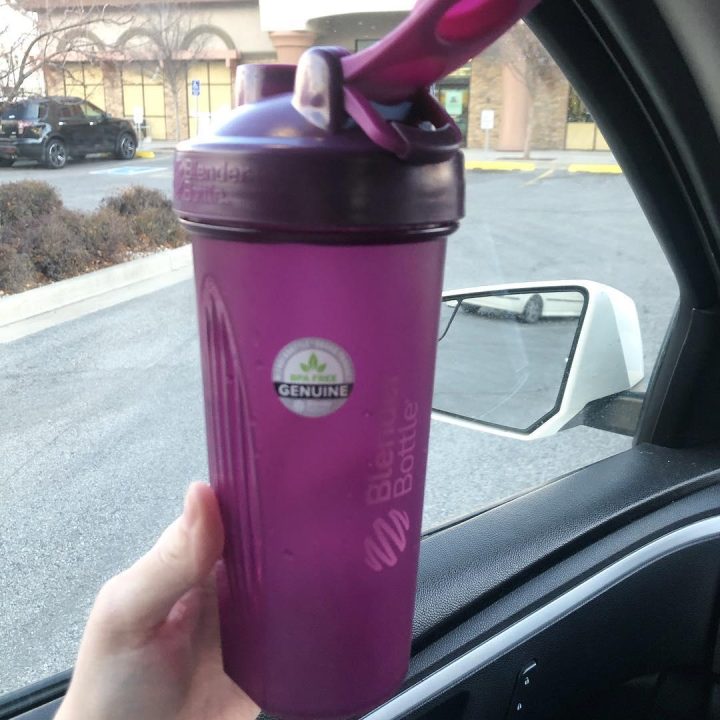 Шейкер спортивний BlenderBottle Classic Loop 28oz/820ml Plum - Зображення 4