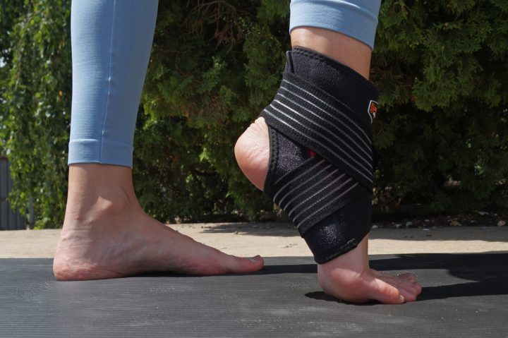 Бандаж на гомілкостоп Power System PS-6013 Neo Knee Support Black/Red M (1шт.) - Зображення 4