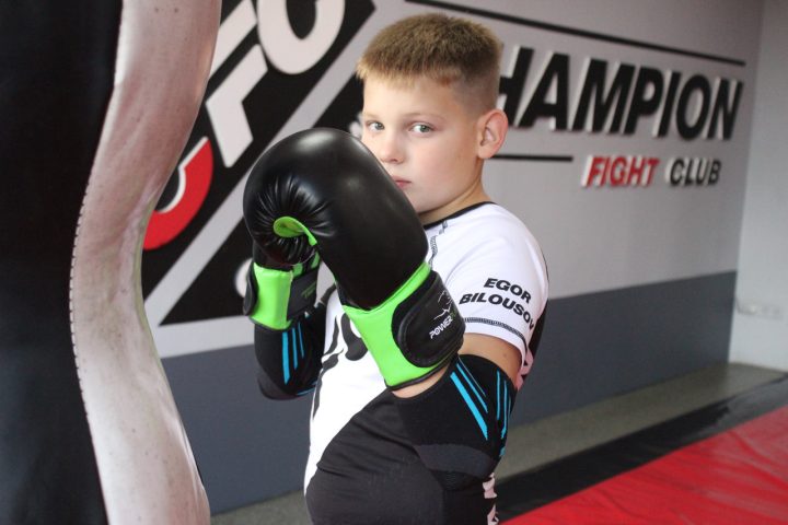 Боксерські рукавиці PowerPlay 3004 JR Classic Чорно-Зелені 6 унцій - Зображення 6