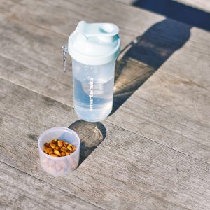 Шейкер спортивний SmartShake Slim 500ml Pure White - Зображення 5