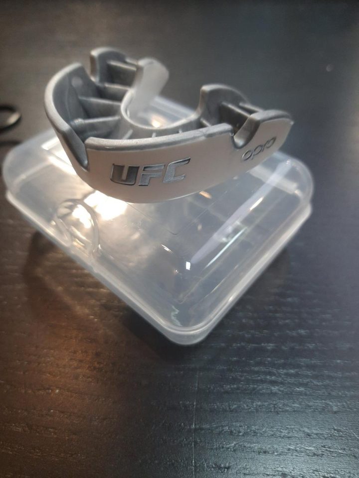 Капа OPRO Silver UFC доросла (вік 11+) White/Silver (ufc.102514003) - Зображення 8