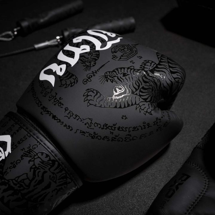 Боксерські рукавиці Phantom Muay Thai Black 10 унцій (бинти в подарунок) - Зображення 5