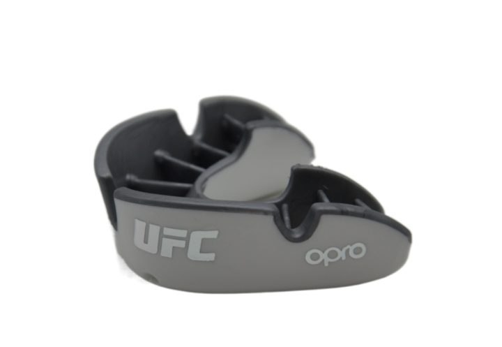 Капа OPRO Silver UFC доросла (вік 11+) White/Silver (ufc.102514003) - Зображення 4