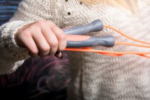 Скакалка PowerPlay 4204 Classic Jump Rope Помаранчева (2,7m.) - Зображення 9