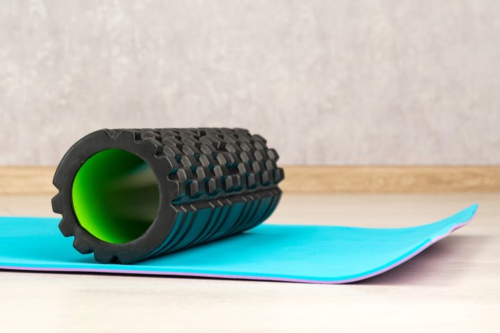 Масажний ролик (роллер) Power System PS-4050 Fitness Foam Roller Black/Green (33x15см.) - Зображення 8