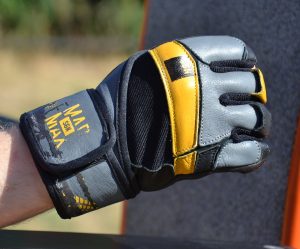 Рукавички для фітнесу MadMax MFG-880 Signature Black/Grey/Yellow L - Зображення 2