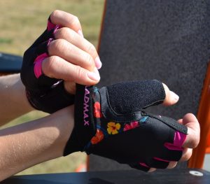 Рукавички для фітнесу MadMax MFG-770 Flower Power Gloves Black/Pink XS - Зображення 9