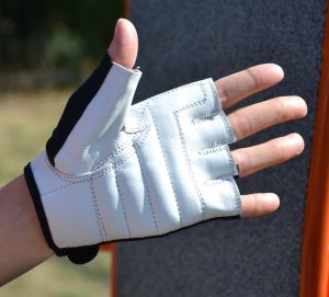 Рукавички для фітнесу MadMax MFG-250 Basic White S - Зображення 5