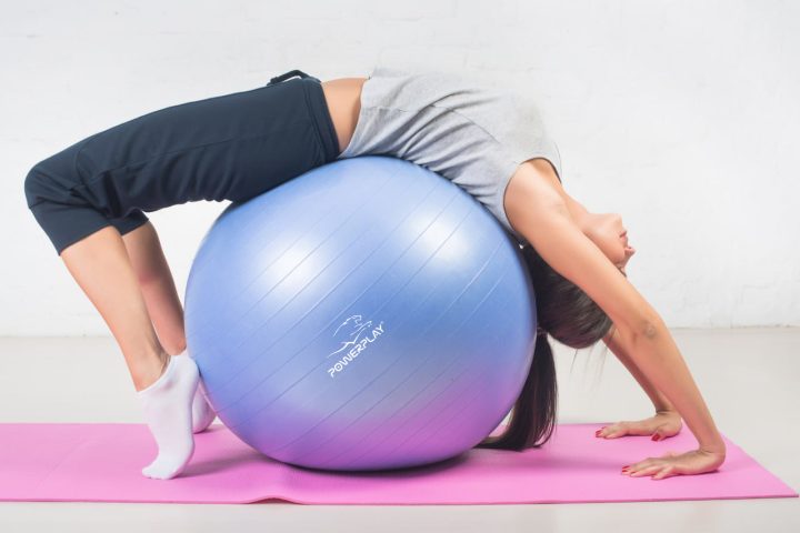 М'яч для фітнесу (фітбол) PowerPlay 4001 Ø65 cm Gymball Синій + помпа - Зображення 9