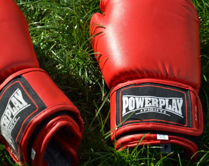 Боксерські рукавиці PowerPlay 3004 Classic Червоні 18 унцій - Зображення 10