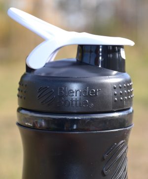 Шейкер спортивний (пляшка) BlenderBottle SportMixer Flip 28oz/820ml Black/White - Зображення 7