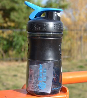 Шейкер спортивний (пляшка) BlenderBottle SportMixer Flip 20oz/590ml Black/Cyan - Зображення 4