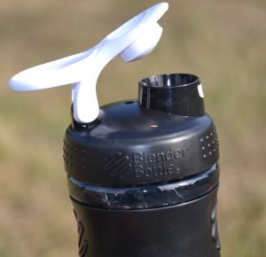 Шейкер спортивний (пляшка) BlenderBottle SportMixer Flip 20oz/590ml Black/White - Зображення 8