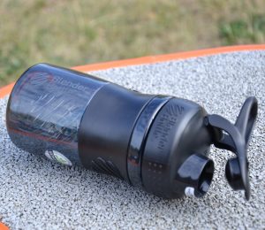 Шейкер спортивний (пляшка) BlenderBottle SportMixer Flip 20oz/590ml Black - Зображення 8