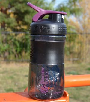 Шейкер спортивний (пляшка) BlenderBottle SportMixer Flip 20oz/590ml Black/Plum - Зображення 4