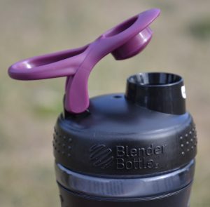 Шейкер спортивний (пляшка) BlenderBottle SportMixer Flip 20oz/590ml Black/Plum - Зображення 5