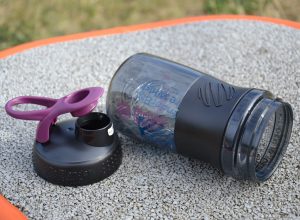 Шейкер спортивний (пляшка) BlenderBottle SportMixer Flip 20oz/590ml Black/Plum - Зображення 9