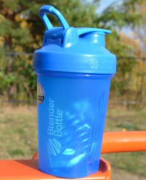 Шейкер спортивний BlenderBottle Classic Loop 20oz/590ml Cyan - Зображення 4