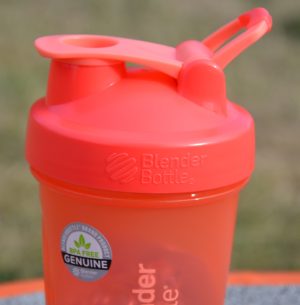 Шейкер спортивний BlenderBottle Classic Loop 20oz/590ml Coral - Зображення 5