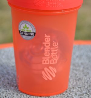 Шейкер спортивний BlenderBottle Classic Loop 20oz/590ml Coral - Зображення 8