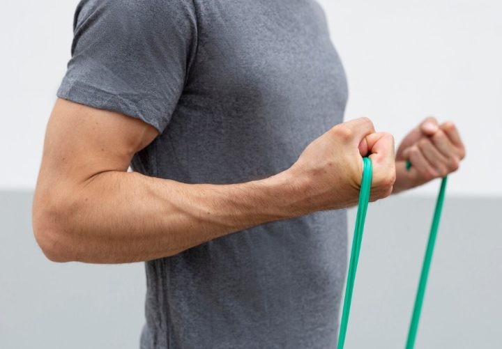 Стрічка-еспандер для фітнесу та реабілітації U-POWEX Fitness band 0.5мм. (9.1 кг) Green - Зображення 10
