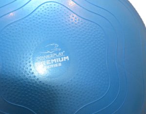 М'яч для фітнесу (фітбол) укріплений PowerPlay 4000 Ø65 cm Premium Gymball Anti-Burst Синій + помпа - Зображення 7