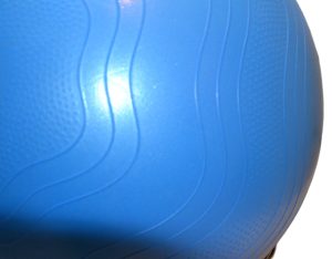 М'яч для фітнесу (фітбол) укріплений PowerPlay 4000 Ø65 cm Premium Gymball Anti-Burst Синій + помпа - Зображення 9