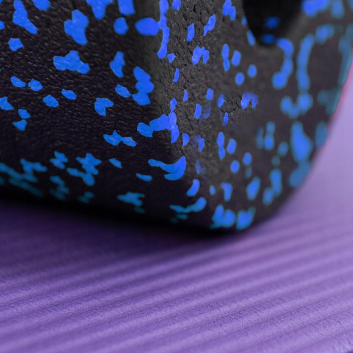 Набір для йоги PowerPlay PP_4008 EPP Foam Roller Set роллер + 2 масажні м'ячі Чорно-синій - Зображення 5