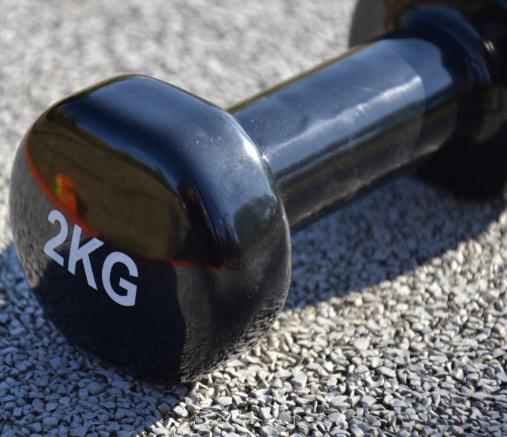 Гантелі вінілові PowerPlay 2 * 2 кг. PP_4121 Чорні (2шт. - пара) + Резинка для фітнесу 7,5кг - Зображення 10