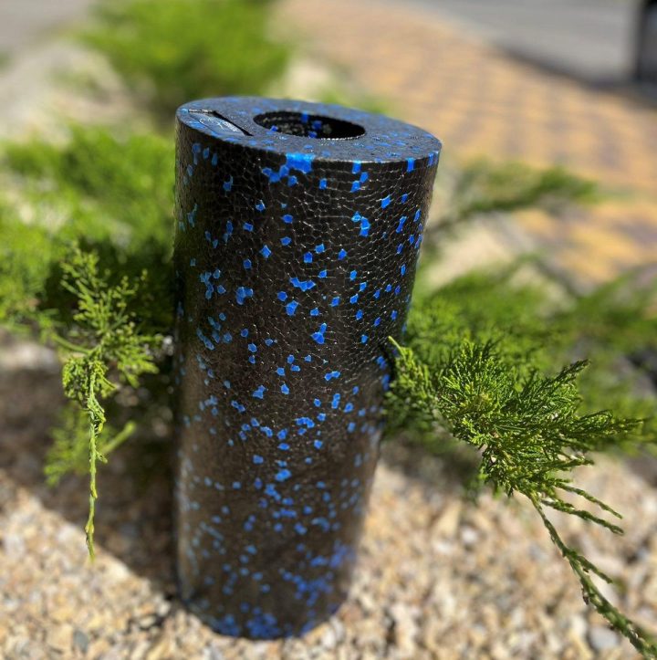Масажний ролик (роллер) гладкий PowerPlay PP-4347 EPP Foam Roller Чорно/Синій (33x14см.) - Зображення 4