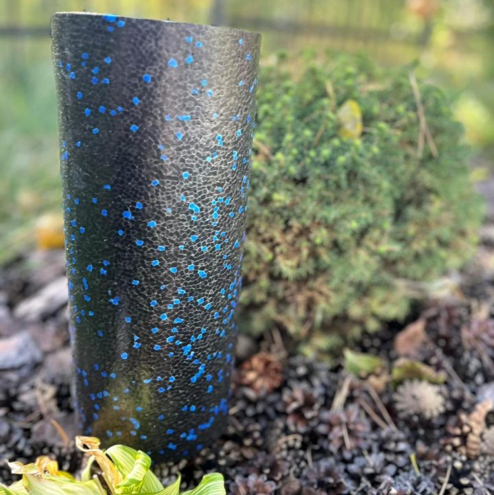 Масажний ролик (роллер) гладкий PowerPlay PP-4347 EPP Foam Roller Чорно/Синій (33x14см.) - Зображення 8