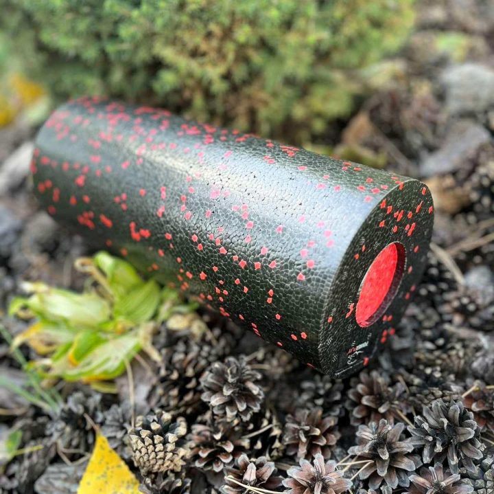 Масажний ролик (роллер) гладкий PowerPlay PP-4348 2 in 1 EPP Foam Roller Чорно/Червоний (33x14см.) - Зображення 4