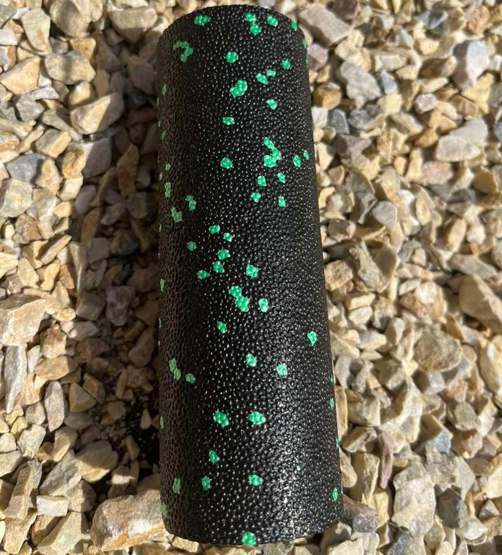 Масажний ролик (роллер) гладкий PowerPlay PP-4346 Mini EPP Foam Roller Чорно/Зелений (15x5,3см.) - Зображення 4