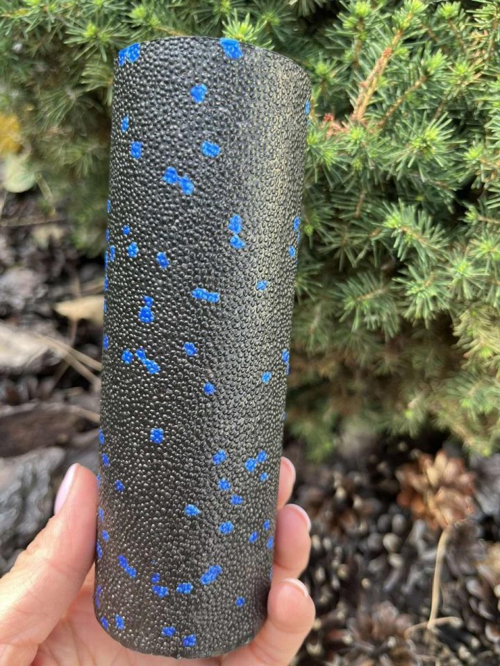 Масажний ролик (роллер) гладкий PowerPlay PP-4346 Mini EPP Foam Roller Чорно/Синій (15x5,3см.) - Зображення 4