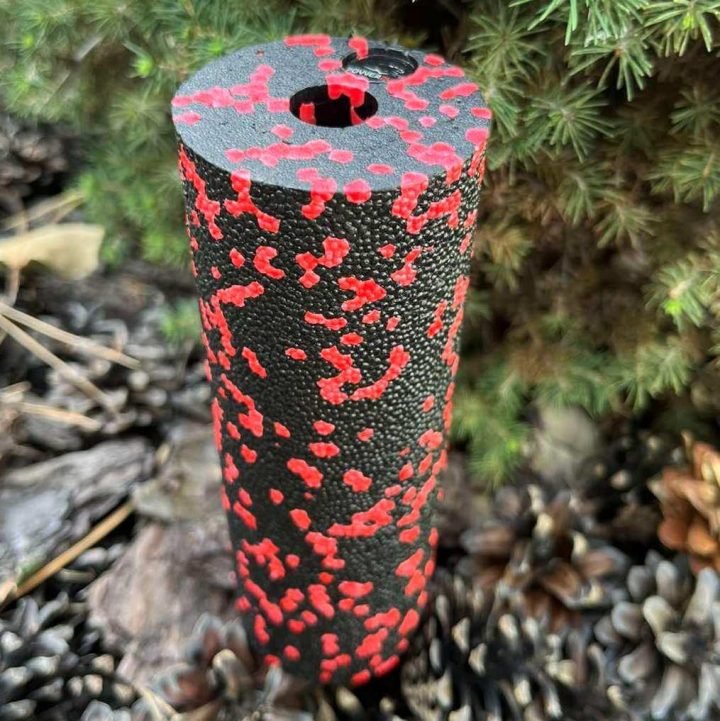 Масажний ролик (роллер) гладкий PowerPlay PP-4346 Mini EPP Foam Roller Чорно/Червоний (15x5,3см.) - Зображення 3