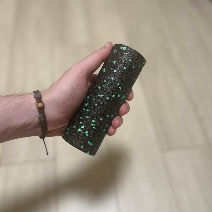 Набір для масажу та йоги PowerPlay PP_4091 EPP (2 м'ячики + валик масажер 15*5,3 см.) Green + резинка 5.5 кг. - Зображення 7