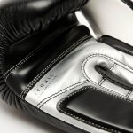 Боксерські рукавиці Leone GN208 ICONIC Black 12 унцій (бинти 4 м. в комплекті) - Зображення 9