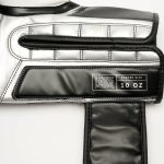 Боксерські рукавиці Leone GN208 ICONIC Black 12 унцій (бинти 4 м. в комплекті) - Зображення 10