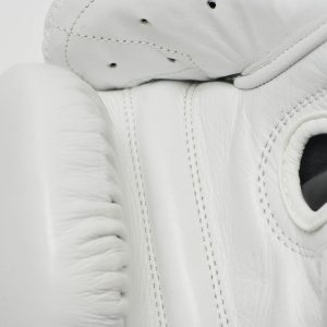 Боксерські рукавиці Leone GN111 THE GREATEST White 12 унцій (бинти 4 м. в комплекті) - Зображення 6