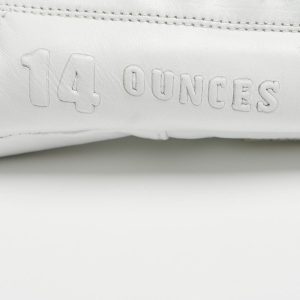 Боксерські рукавиці Leone GN111 THE GREATEST White 12 унцій (бинти 4 м. в комплекті) - Зображення 7