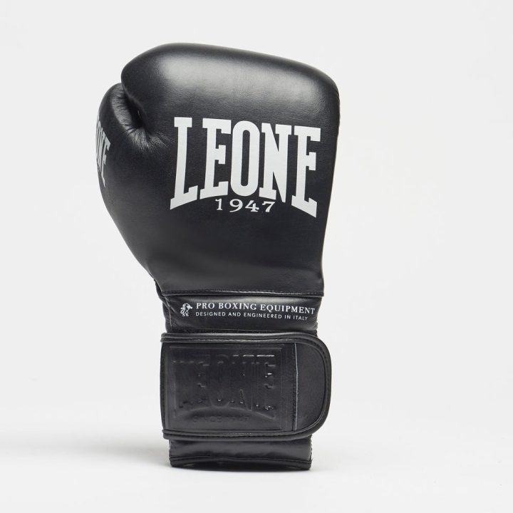 Боксерські рукавиці Leone GN111 THE GREATEST Black 18 унцій (бинти 4 м. в комплекті) - Зображення 2