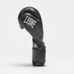 Боксерські рукавиці Leone GN111 THE GREATEST Black 18 унцій (бинти 4 м. в комплекті) - Зображення 4