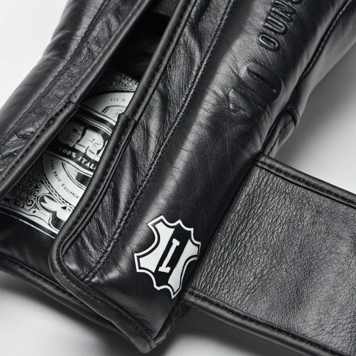 Боксерські рукавиці Leone GN111 THE GREATEST Black 18 унцій (бинти 4 м. в комплекті) - Зображення 8